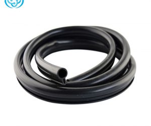 Durable rubber sealing strip with skillful manufacture